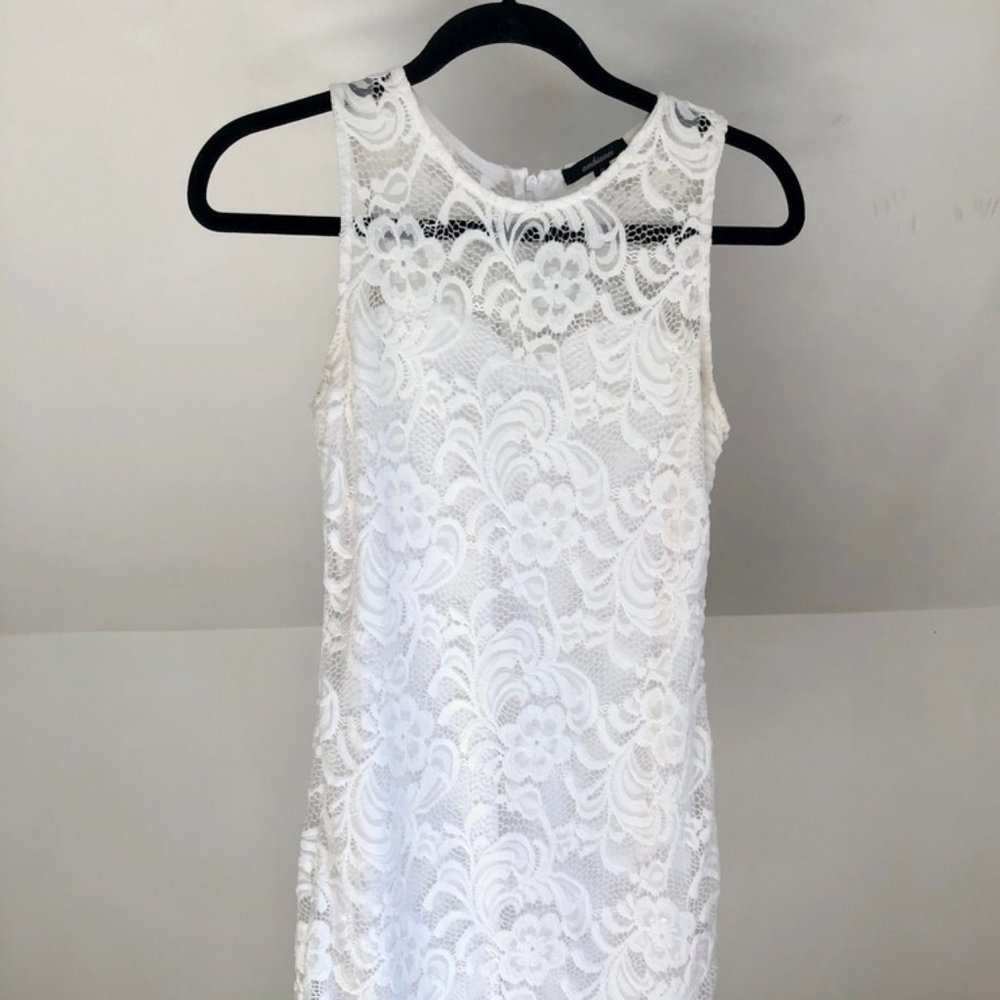 White lace bodycon dress